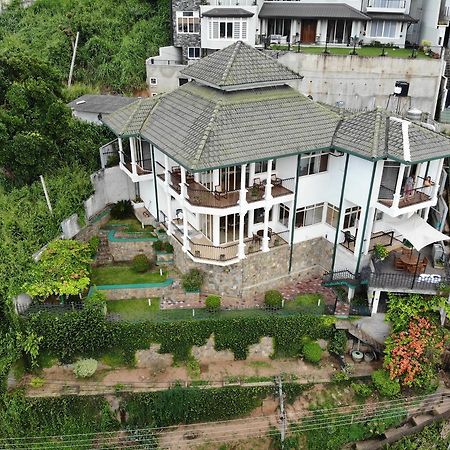 36 Bed & Breakfast キャンディー エクステリア 写真